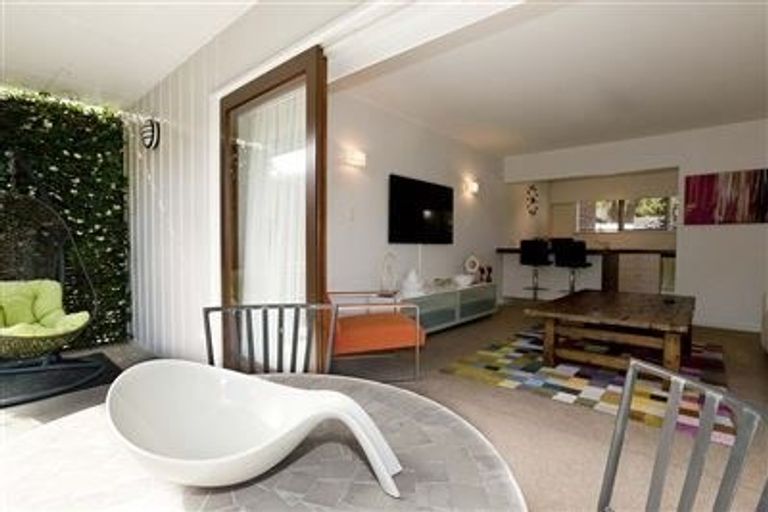 Photo of property in 3/29 Pupuke Road, Takapuna, Auckland, 0622