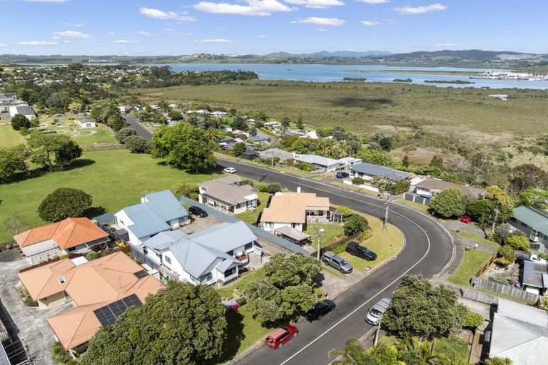 Photo of property in 9 Raumati Crescent, Onerahi, Whangarei, 0110