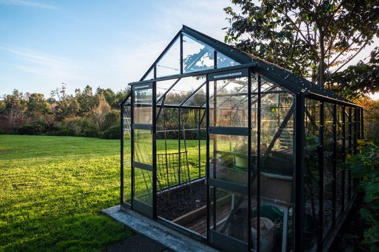 Photo of property in 68 Wiroa Road, Kerikeri, 0293