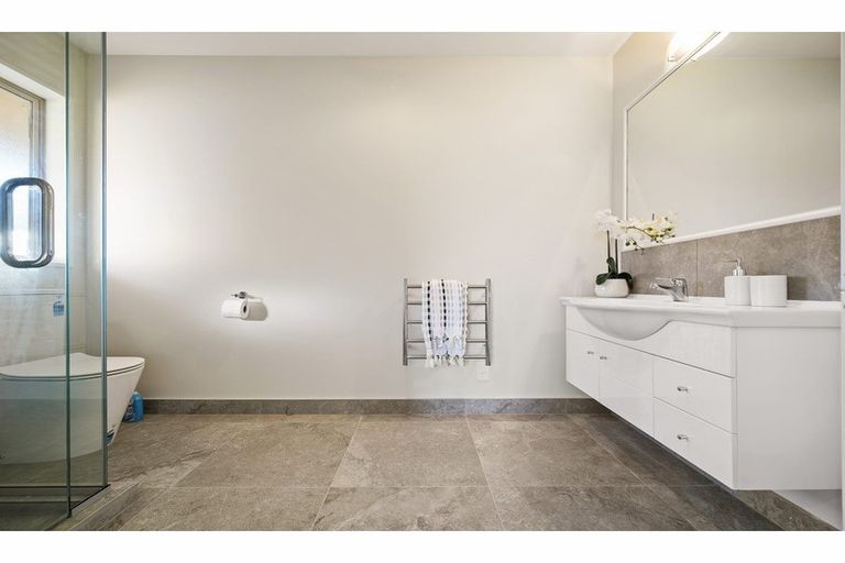 Photo of property in 4 Mollymawk Place, Woolston, Christchurch, 8023