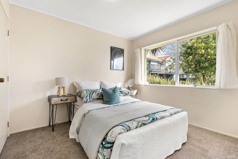 Photo of property in 2/139a Mokoia Road, Birkenhead, Auckland, 0626