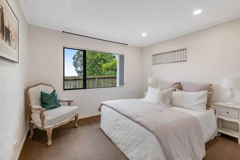 Photo of property in 17 Jacanas Place, Unsworth Heights, Auckland, 0632