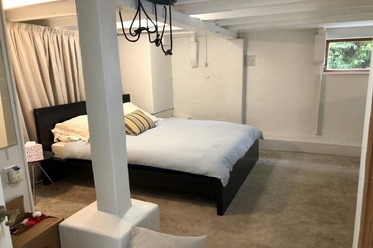 Photo of property in 107 Vauxhall Road, Narrow Neck, Auckland, 0624