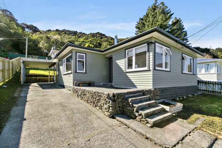 Photo of property in 71 Petrie Street, Wainuiomata, Lower Hutt, 5014