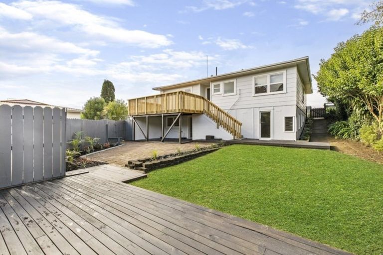 Photo of property in 38 Woodside Road, Massey, Auckland, 0614
