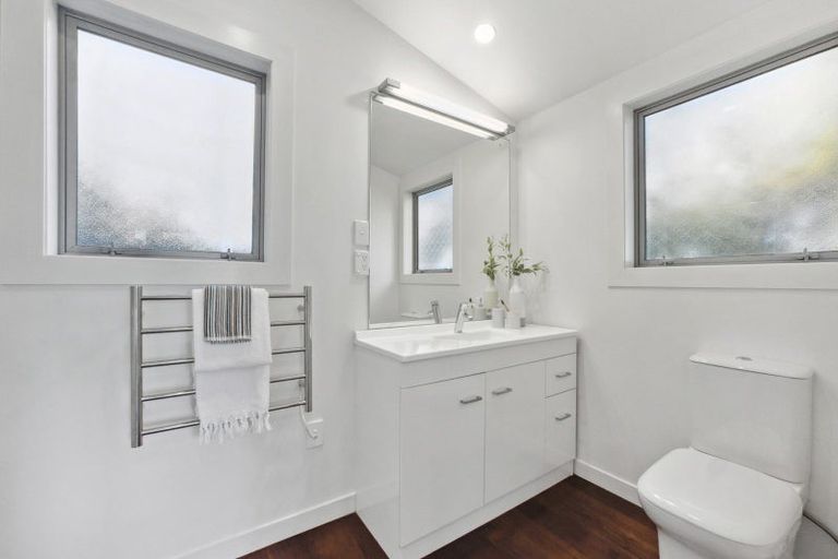 Photo of property in 14a Wellesley Road, Mangere Bridge, Auckland, 2022