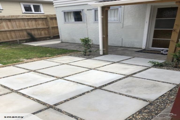 Photo of property in 10 Sylvan Crescent, Te Atatu South, Auckland, 0610