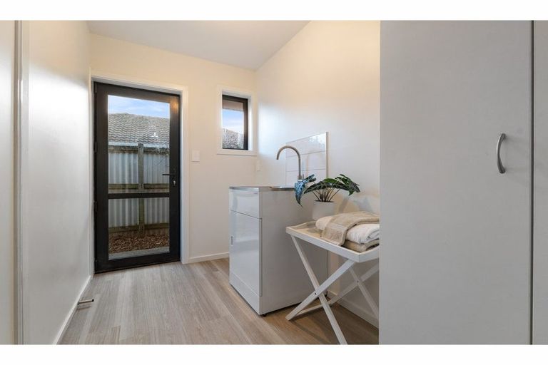 Photo of property in 2/69 Tyrone Street, Belfast, Christchurch, 8051