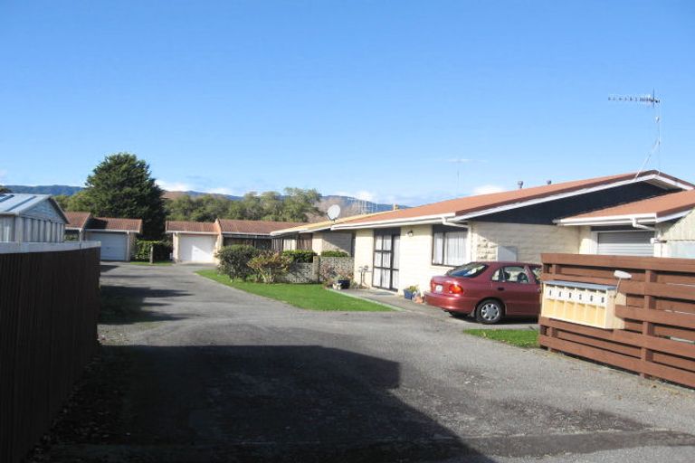 Photo of property in 2 Bevan Place, Otaki, 5512