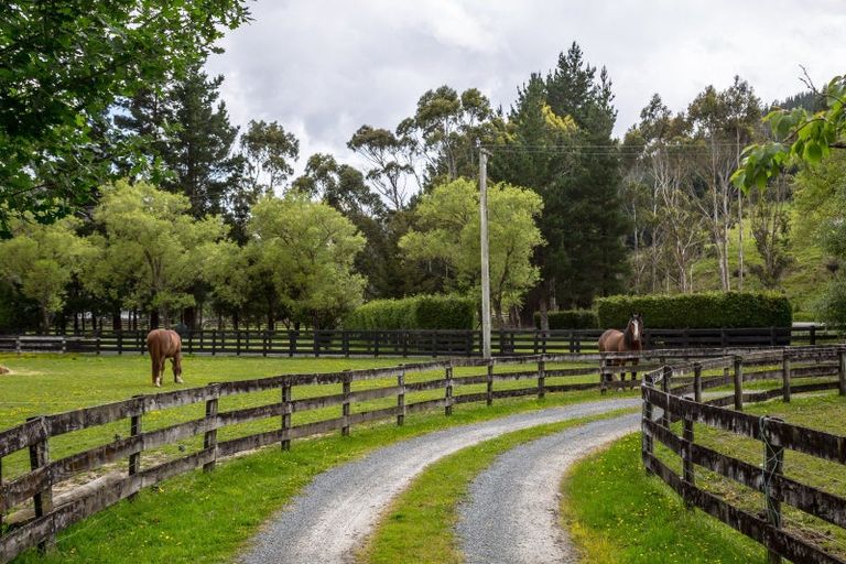 Photo of property in 1789 State Highway 2, Kaitoke, Upper Hutt, 5018