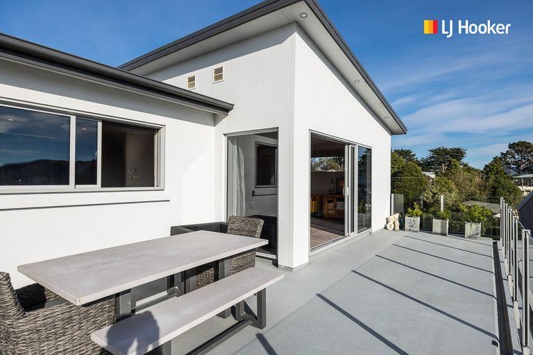 Photo of property in 333 Highcliff Road, Highcliff, Dunedin, 9013