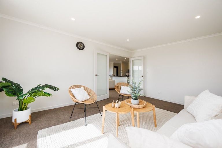 Photo of property in 12 Gibraltar Way, Fitzherbert, Palmerston North, 4410