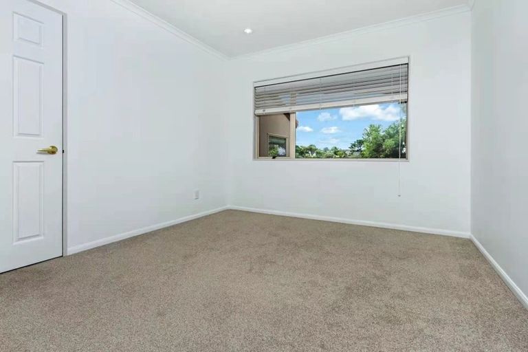 Photo of property in 18 St Clair Place, Browns Bay, Auckland, 0630