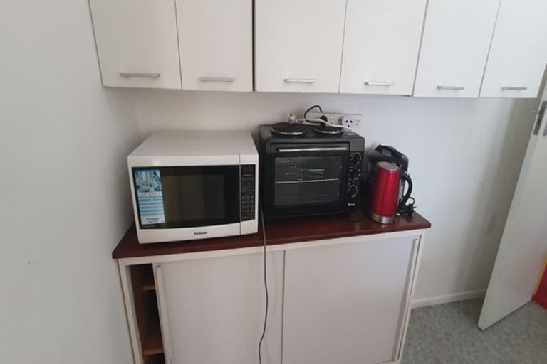 Photo of property in 385 West Coast Road, Glen Eden, Auckland, 0602