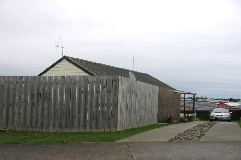 Photo of property in 9 Lydia Place, Kelvin Grove, Palmerston North, 4414