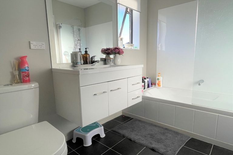 Photo of property in 1/64 Mackworth Street, Woolston, Christchurch, 8062