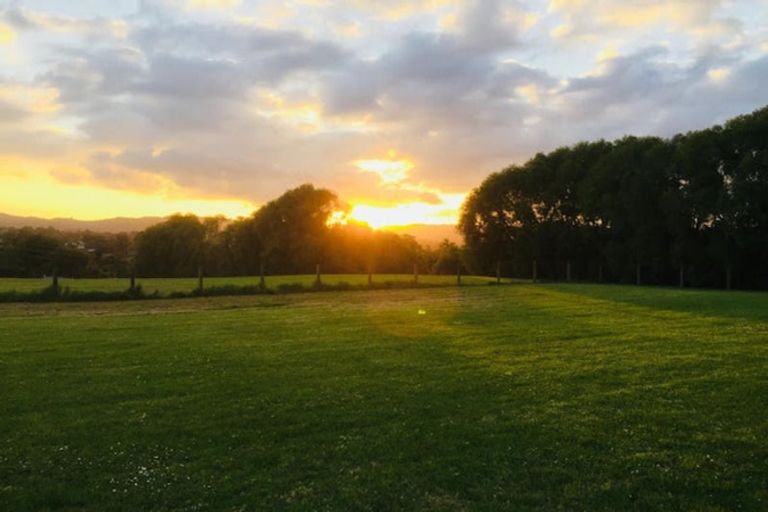 Photo of property in 1 Murillo Place, Henderson, Auckland, 0612