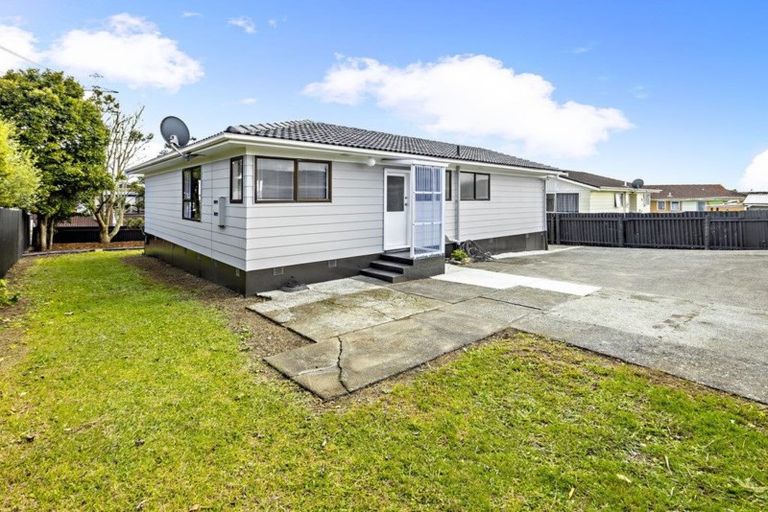 Photo of property in 10 Darnell Crescent, Clover Park, Auckland, 2019