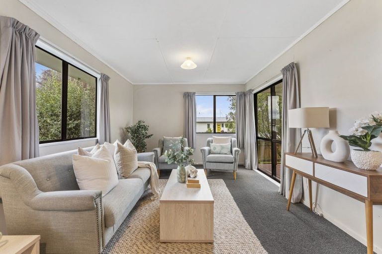 Photo of property in 72 Fraser Drive, Feilding, 4702