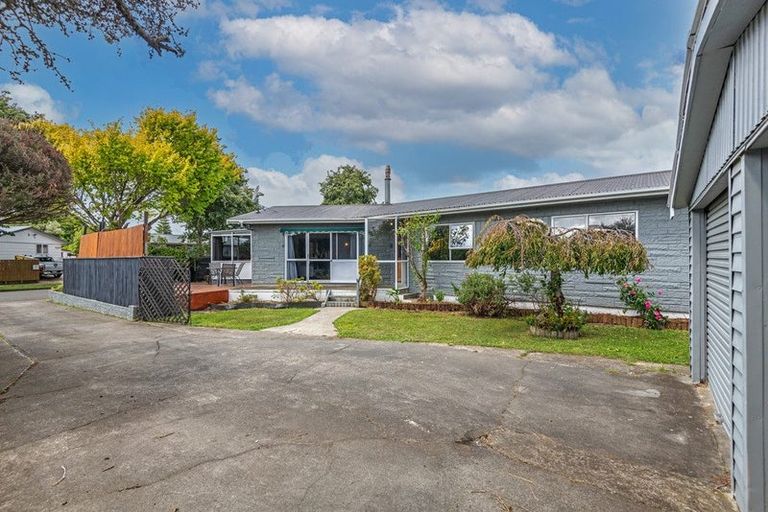 Photo of property in 14 Bendigo Street, Cloverlea, Palmerston North, 4412