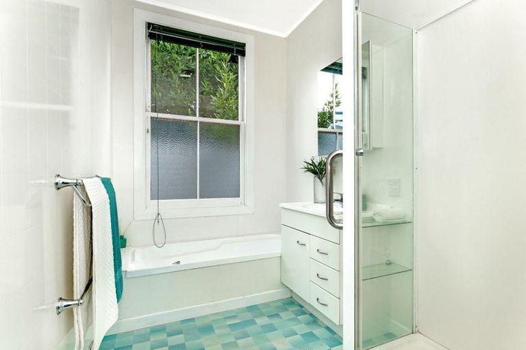 Photo of property in 17 Ormond Road, Whataupoko, Gisborne, 4010