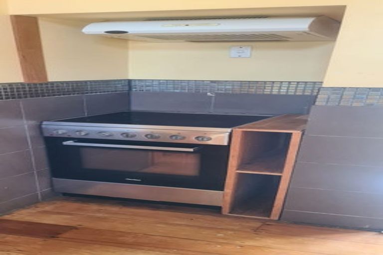 Photo of property in 6 Tawa Street, Tokomaru, Palmerston North, 4474