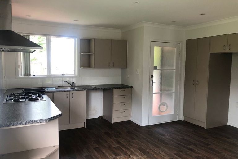 Photo of property in 136 Waimumu Road, Massey, Auckland, 0614