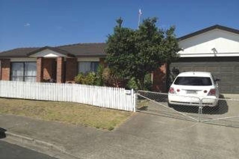 Photo of property in 104 Pitt Avenue, Clendon Park, Auckland, 2103