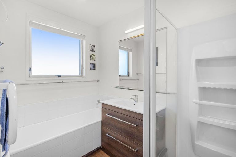 Photo of property in 1/4 Dilworth Street, Riccarton, Christchurch, 8011