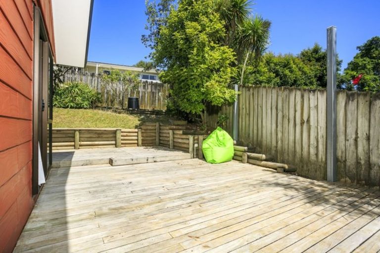 Photo of property in 12 Sevilla Place, Unsworth Heights, Auckland, 0632