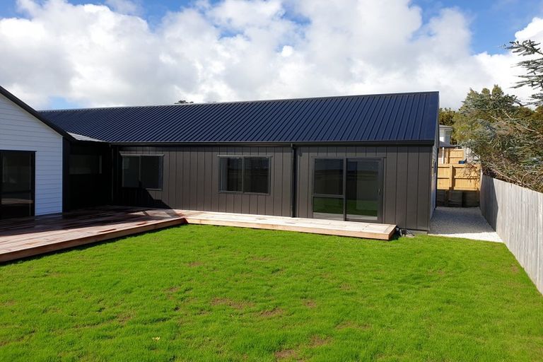 Photo of property in 3 Evan Tasman Lane, Waiuku, 2123