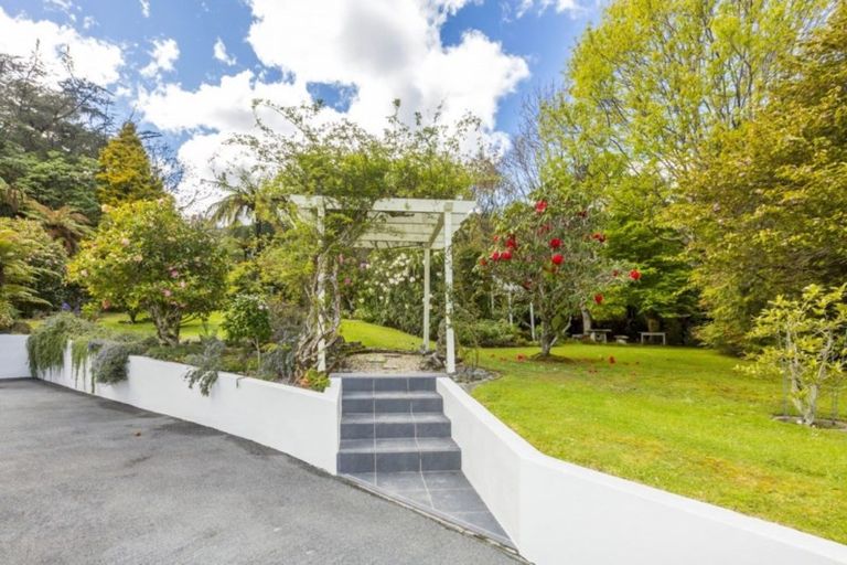 Photo of property in 23 Crest Road, Akatarawa, Upper Hutt, 5372