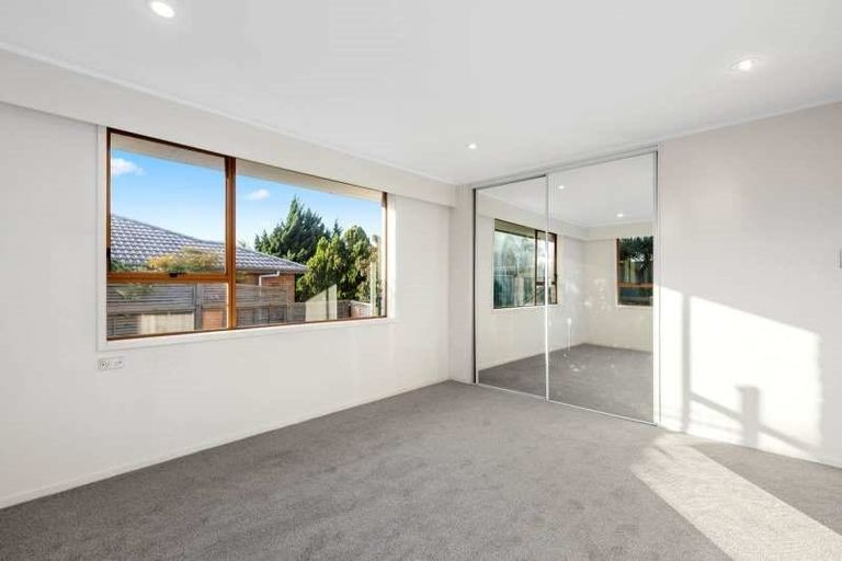 Photo of property in 319 Albany Highway, Rosedale, Auckland, 0632