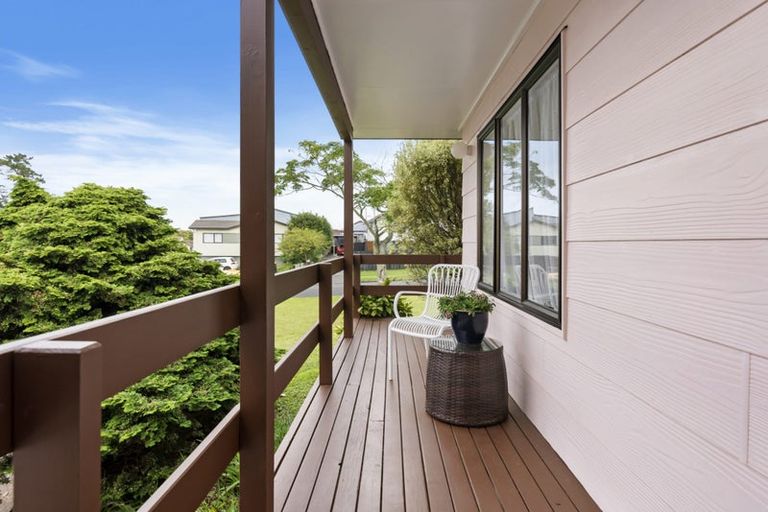 Photo of property in 8 Coubray Place, Botany Downs, Auckland, 2010
