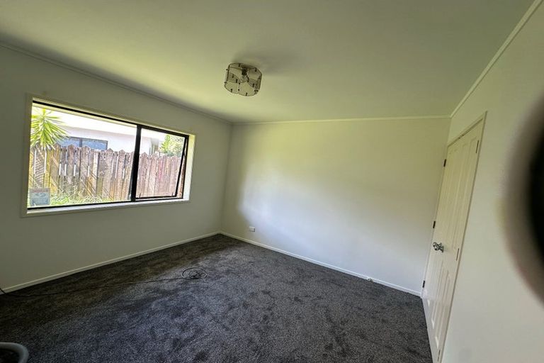 Photo of property in 8 Monet Grove, West Harbour, Auckland, 0618