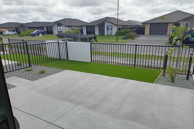 Photo of property in 4/6 Skibbereen Drive, Halswell, Christchurch, 8025