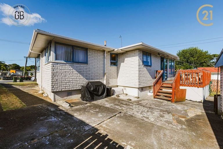 Photo of property in 25 Olive Crescent, Papatoetoe, Auckland, 2025