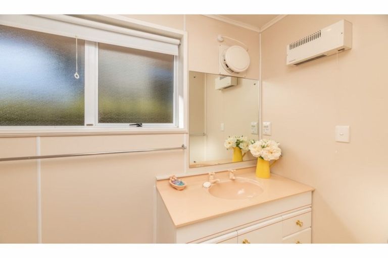 Photo of property in 11 Kingrove Street, Bishopdale, Christchurch, 8053