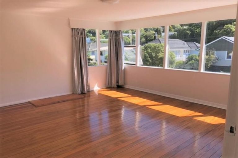 Photo of property in 142 Parkvale Road, Karori, Wellington, 6012