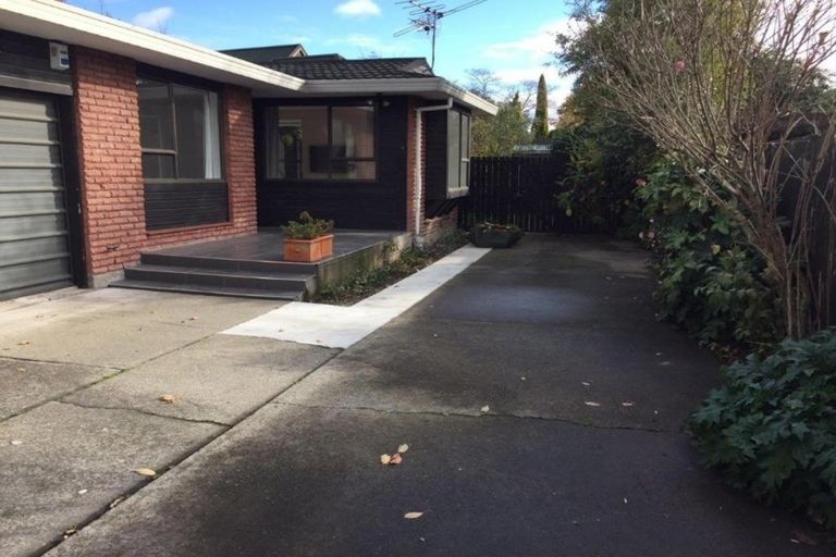 Photo of property in 2/137 Grahams Road, Burnside, Christchurch, 8053