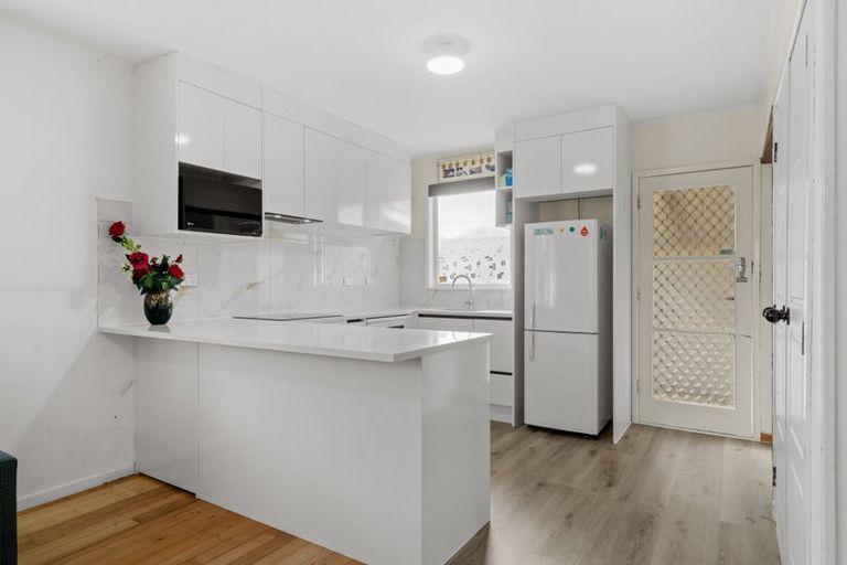 Photo of property in 2/60 Grove Road, Papakura, 2110