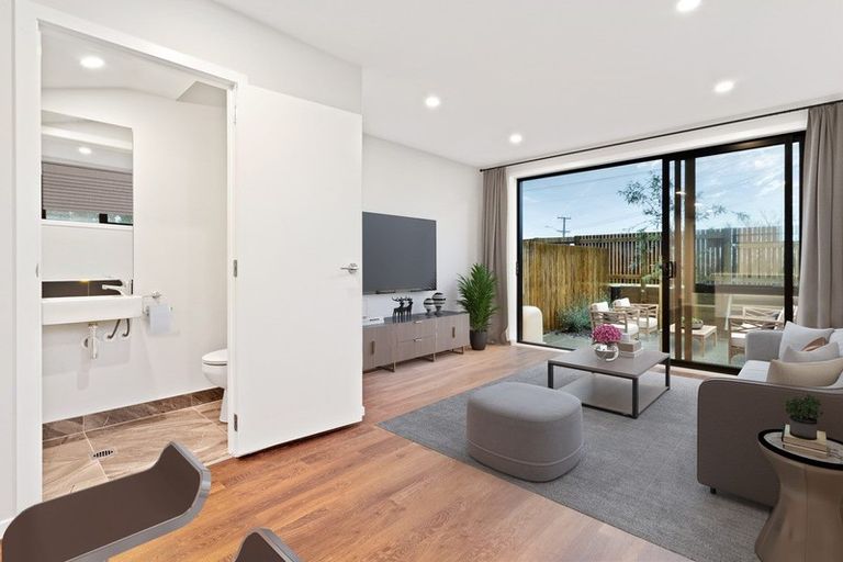 Photo of property in 125d Woodglen Road, Glen Eden, Auckland, 0602