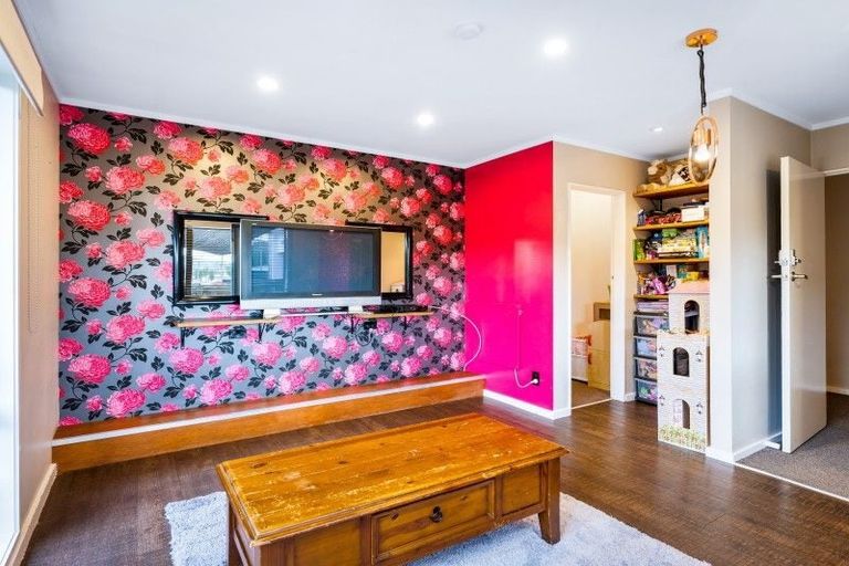 Photo of property in 10 Whitley Avenue, Ebdentown, Upper Hutt, 5018