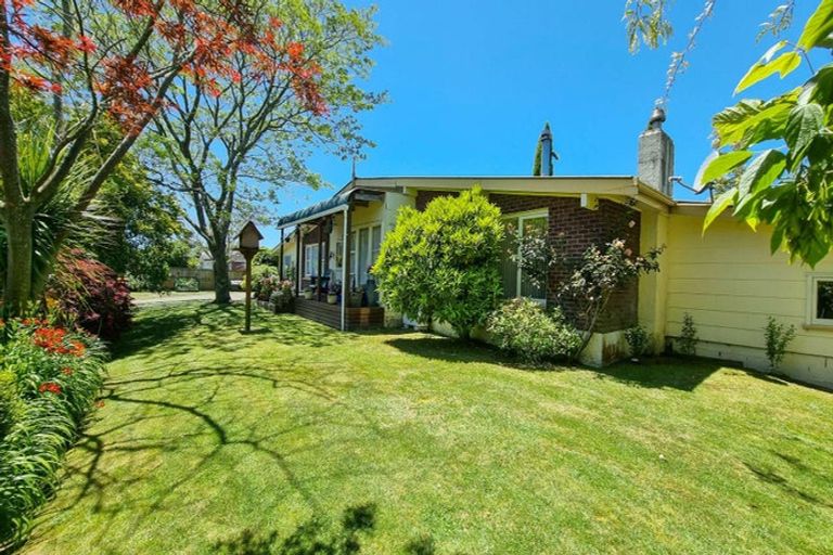 Photo of property in 1 Kamahi Place, Pukehangi, Rotorua, 3015