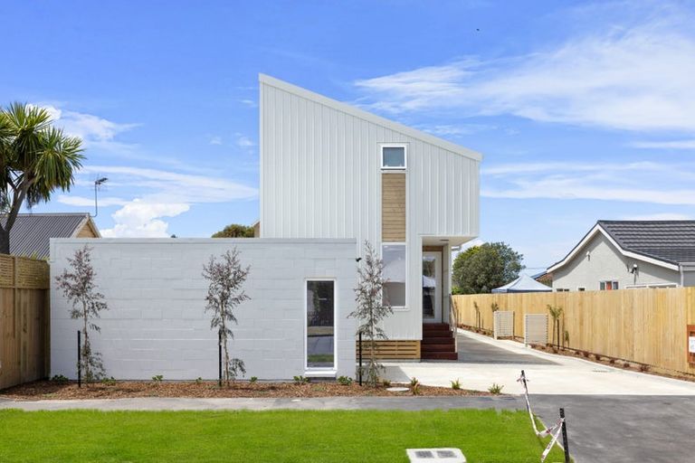 Photo of property in 1/23 Howe Street, Howick, Auckland, 2014