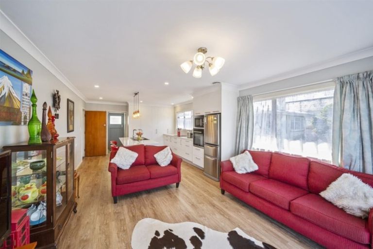 Photo of property in 18 Grey Street, Hawera, 4610