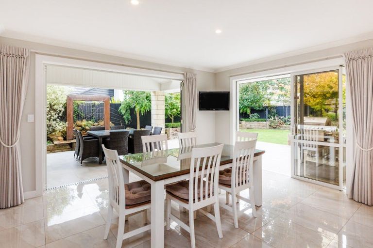 Photo of property in 9 Riverstone Grove, Hokowhitu, Palmerston North, 4410