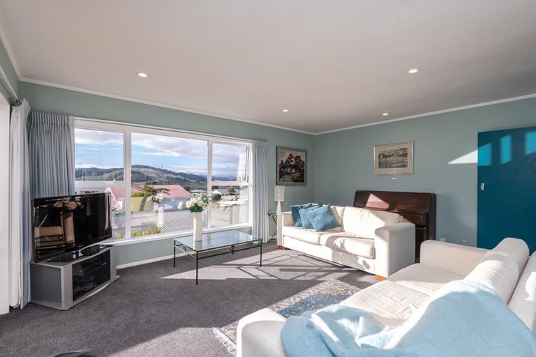 Photo of property in 5 Cranwell Street, Churton Park, Wellington, 6037