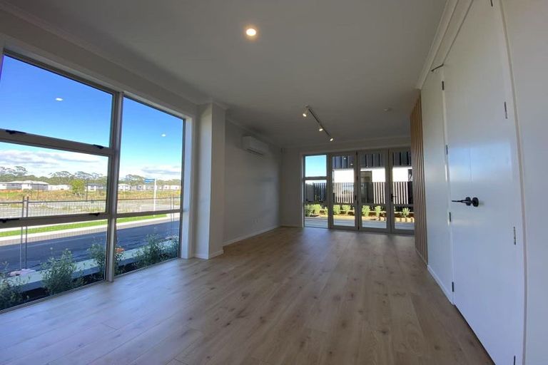 Photo of property in 7/664 Swanson Road, Swanson, Auckland, 0612