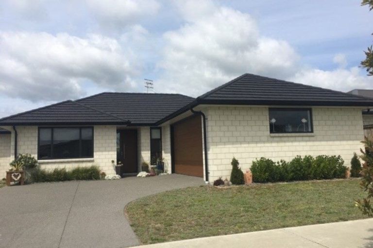 Photo of property in 10 Harding Drive, Papamoa Beach, Papamoa, 3118